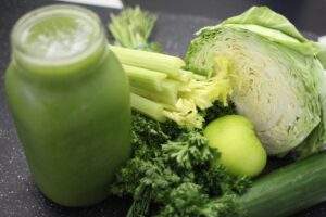 Green smoothie with Spinach and hemp seeds